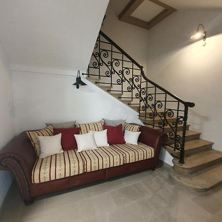 Hotel Dvorec Tolmin Buitenkant foto